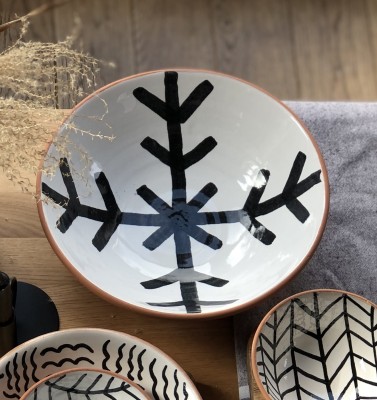 Misa etniczna Berber, gliniana w czarno białe wzory, 28cm