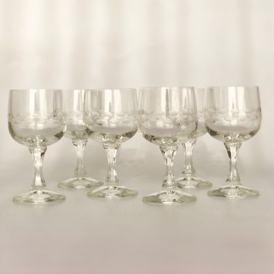 Małe kieliszki do likieru, szkło transparentne, zestaw 6 sztuk.