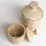  Naturalny, beżowy pojemnik z wieczkiem 16 cm