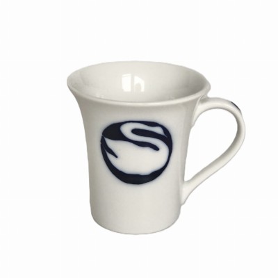 Kubek porcelanowy inspirowany baśniami Hansa Christiana Andersena - "Brzydkie kaczątko" projekt Lin Utzon dla Rosendahl, 2005 r.