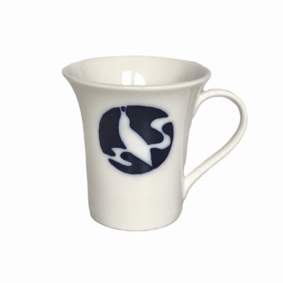 Kubek porcelanowy inspirowany baśniami Hansa Christiana Andersena - "Słowik" projekt Lin Utzon dla Rosendahl, 2005 r.