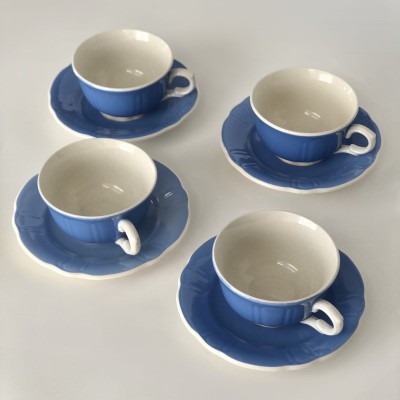 Zestaw czterech porcelanowych filiżanek ze spodkami VEB Torgau NRD