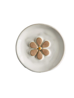 Talerzyk ceramiczny z kwiatkiem, ręcznie wykonany w pracowni ceramicznej.